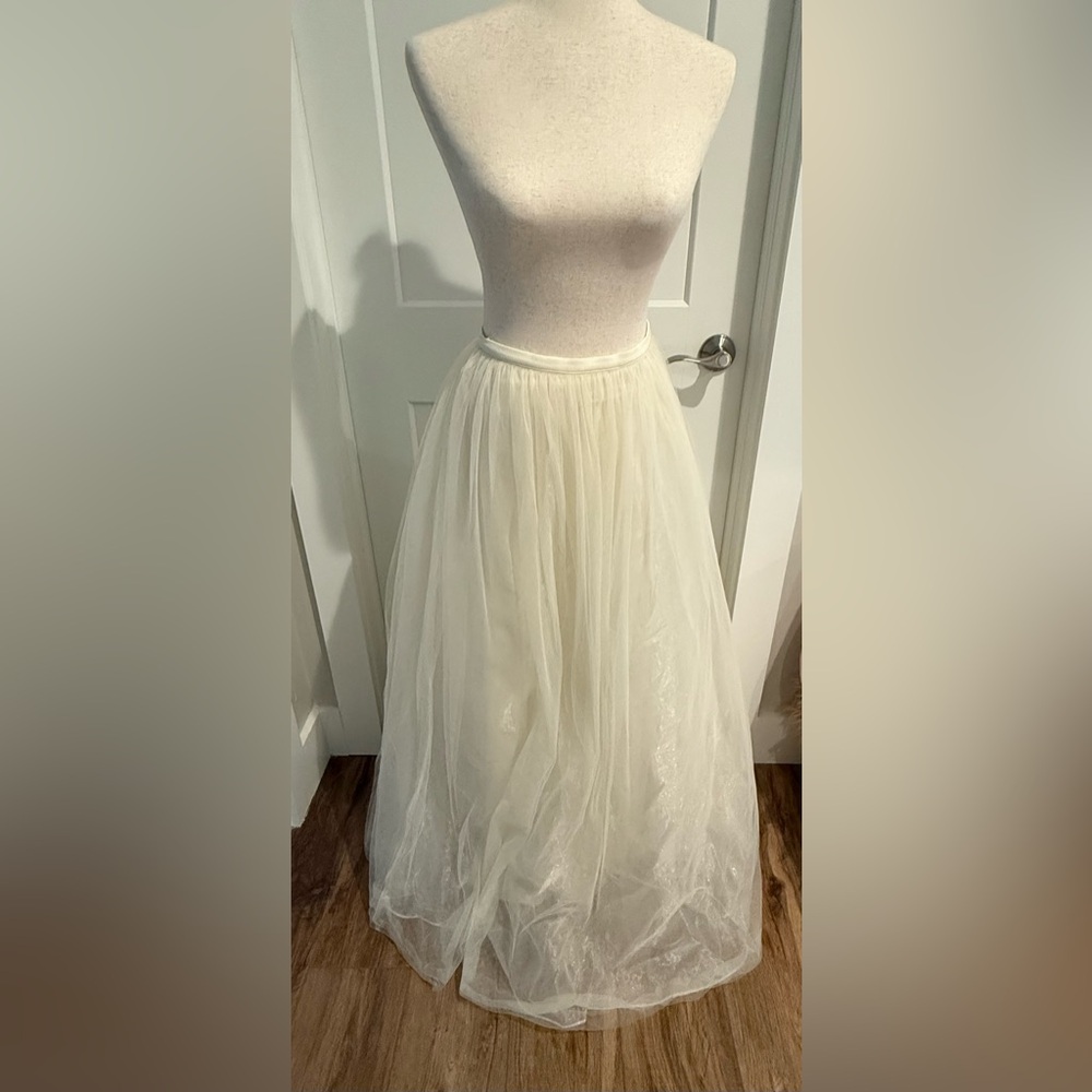 🤍Lulus Shimmer Tulle Skirt🤍